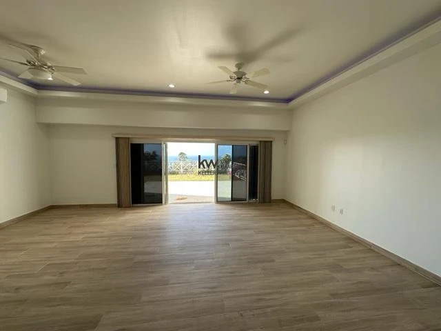 Apartment in Point Blanche