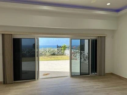 Apartment in Point Blanche