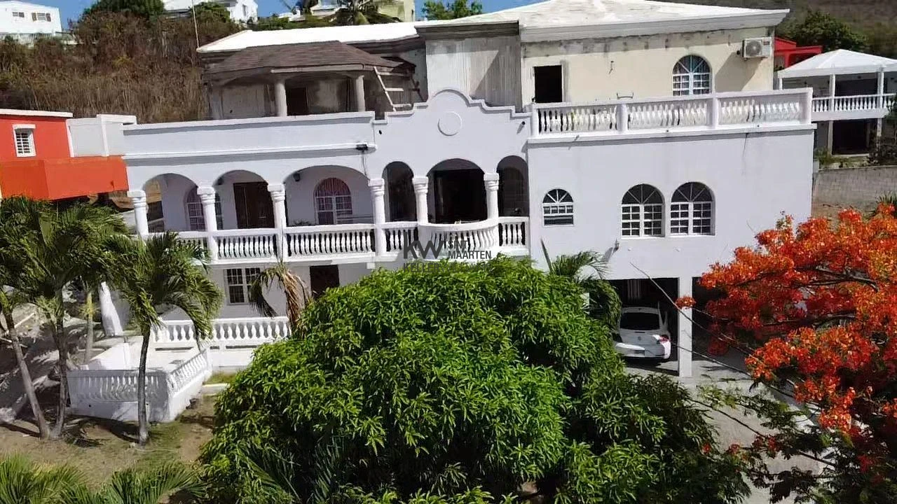 Villa in Oyster Pond