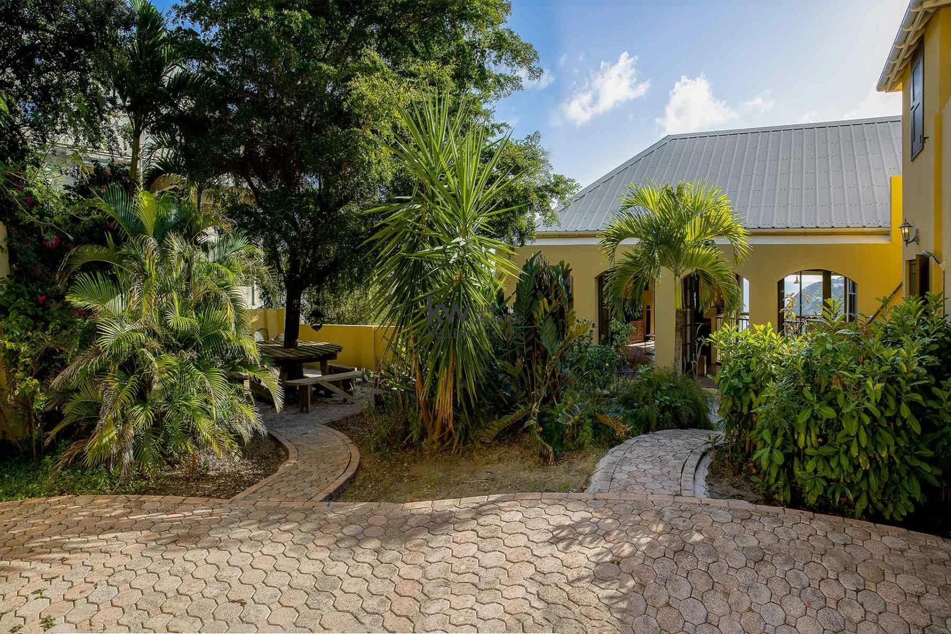 Villa in Little Bay