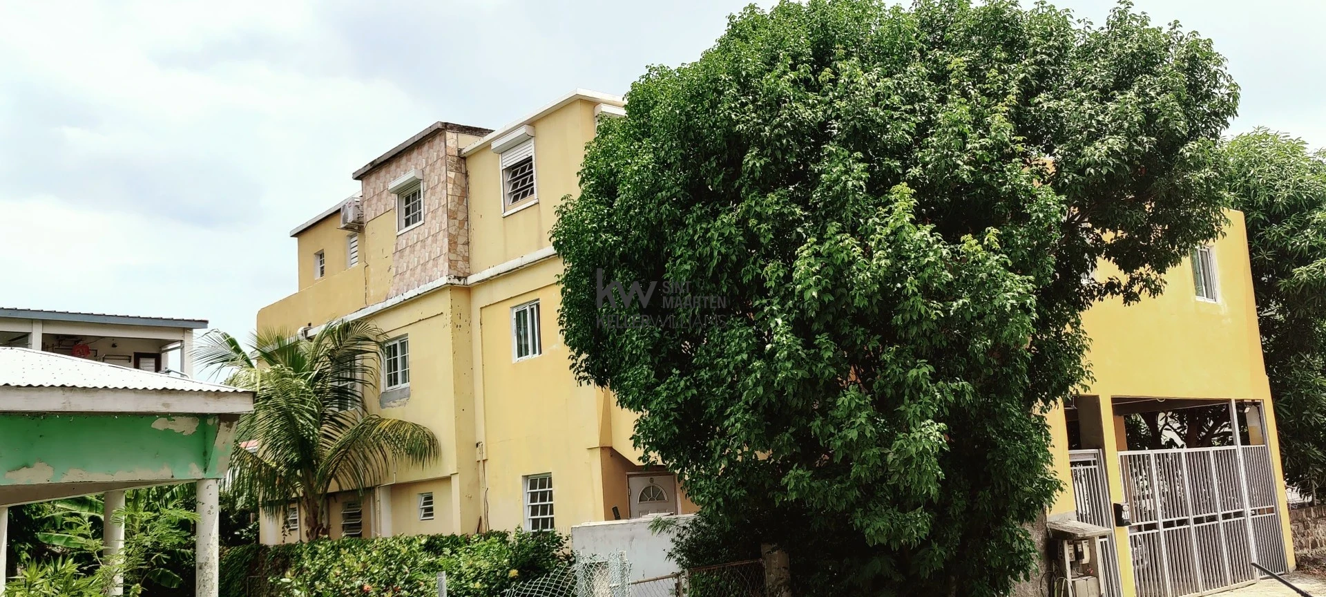 Apartment in Cay Hill