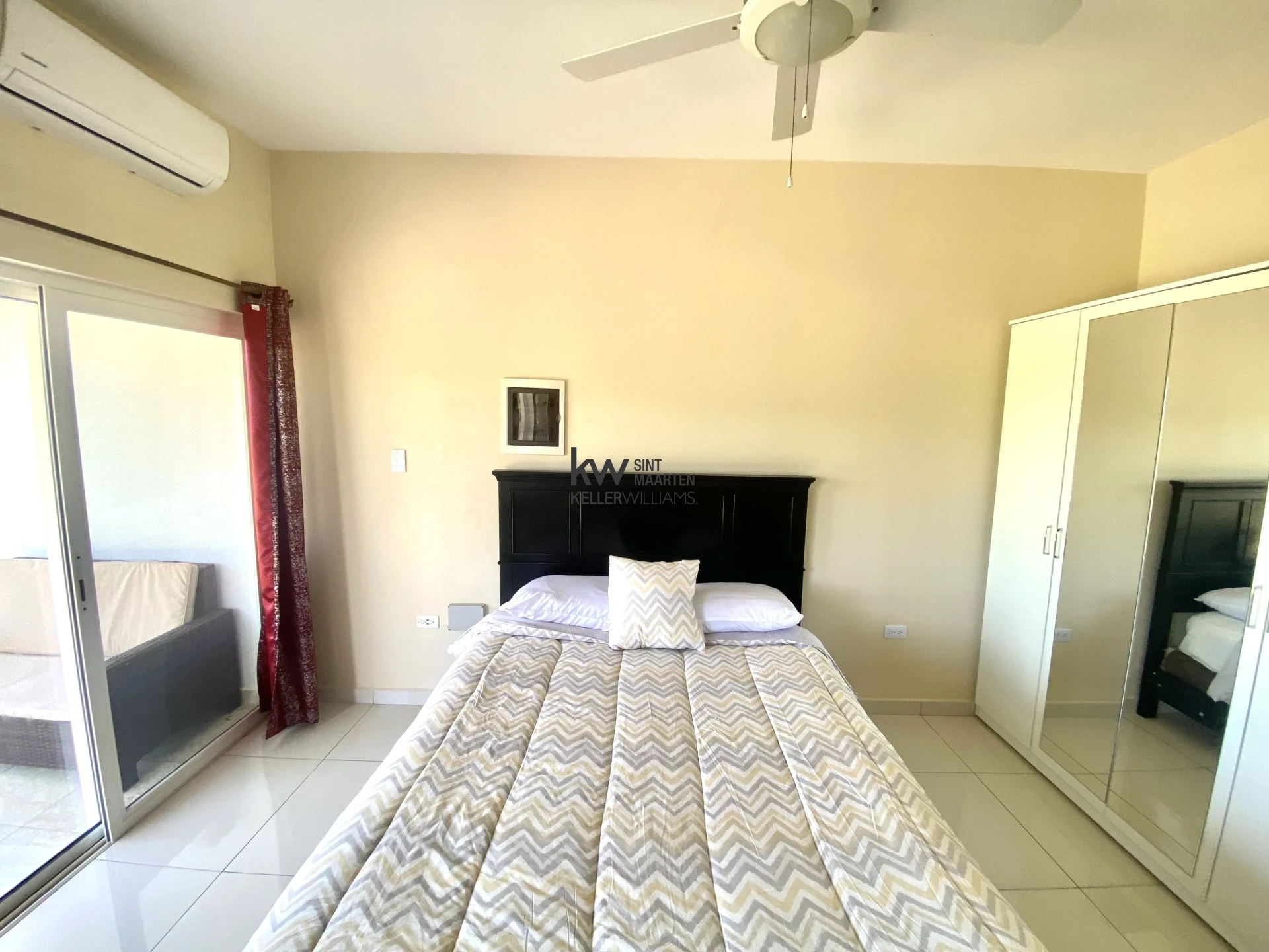 Apartment in Oyster Pond
