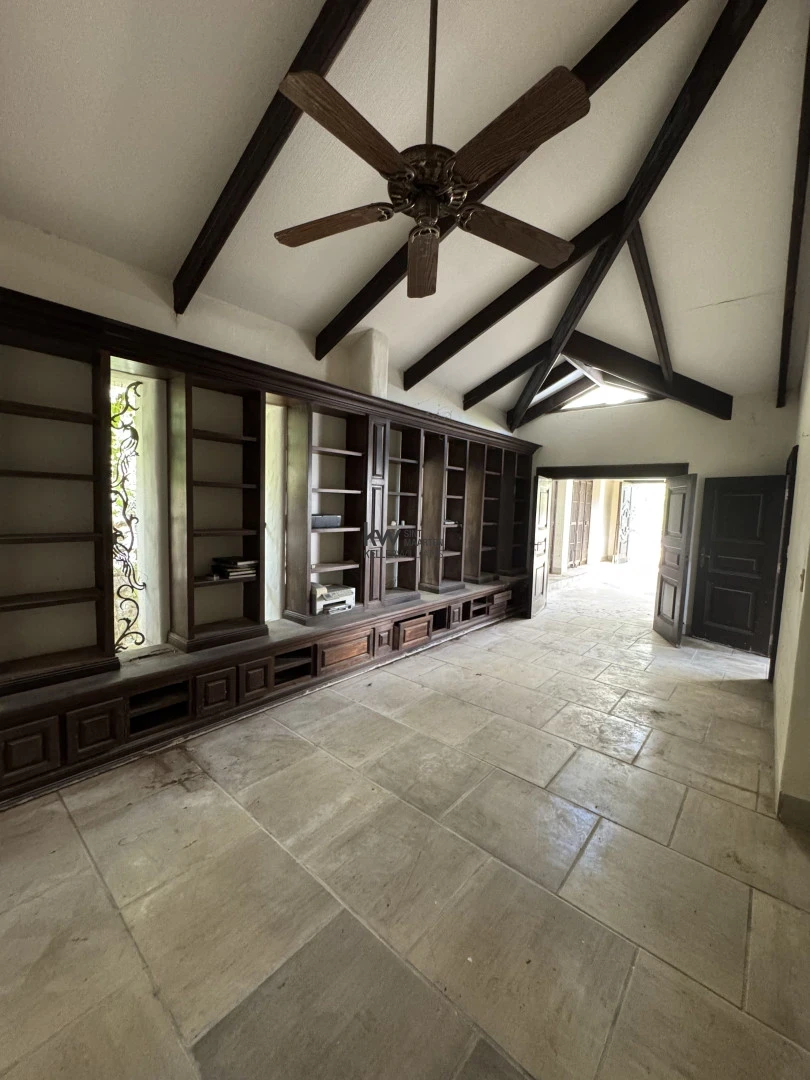Villa in Oyster Pond