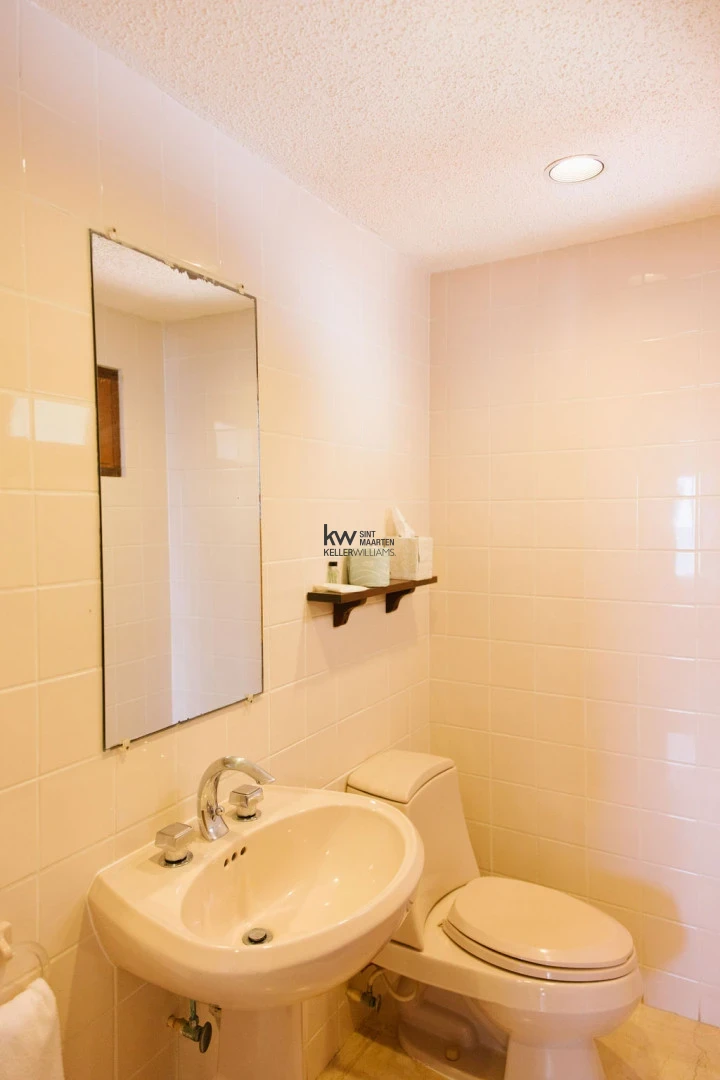 Apartment in Oyster Pond