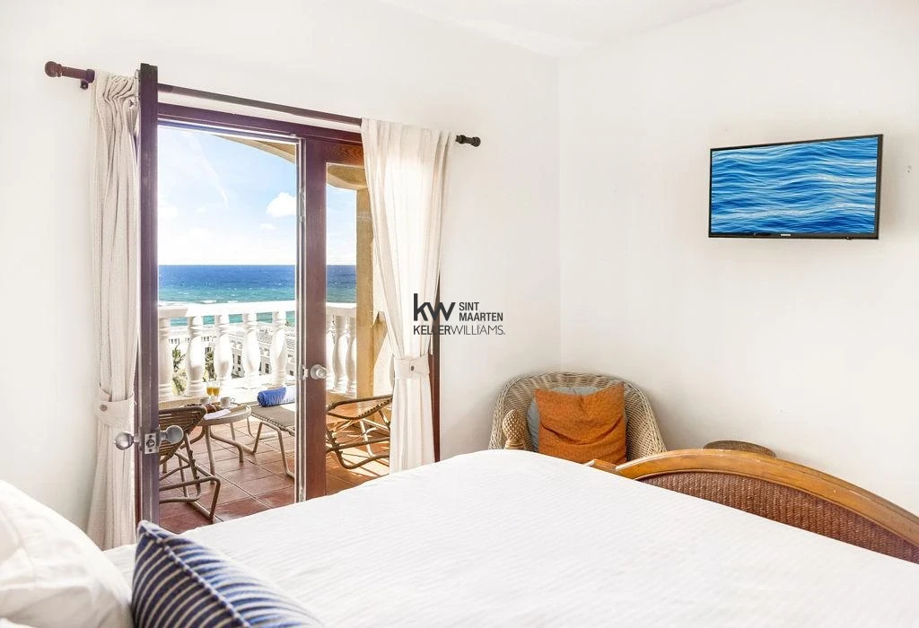 Apartment in Oyster Pond