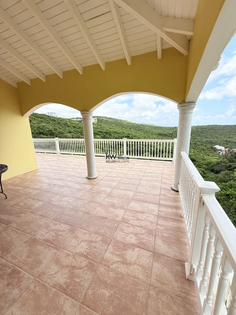 Villa in Oyster Pond