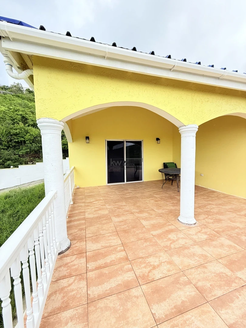 Villa in Oyster Pond