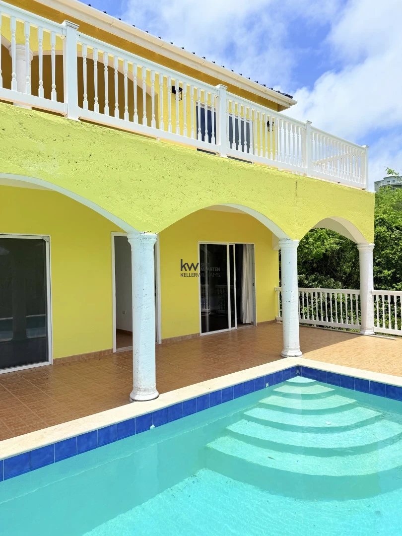 Villa in Oyster Pond