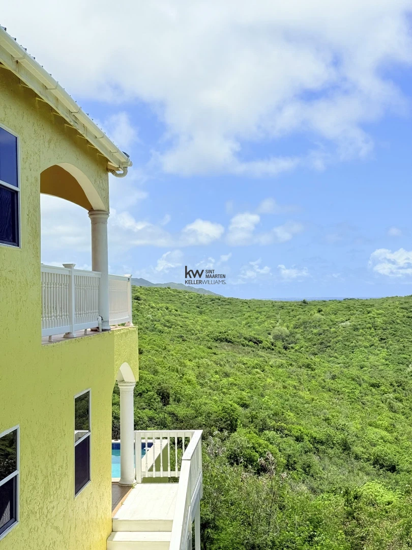 Villa in Oyster Pond