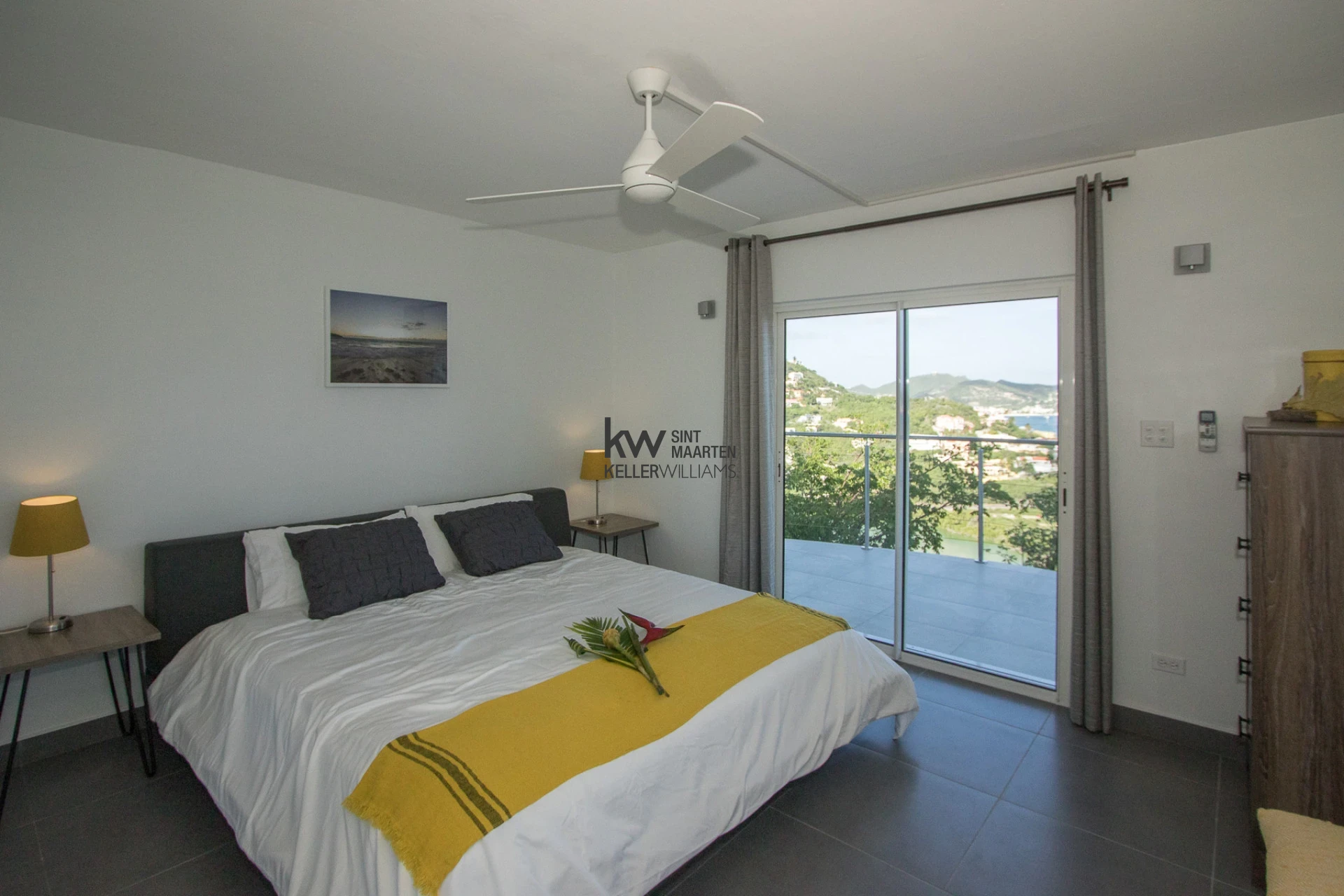 Villa in Cay Hill