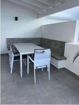 Apartment in Little Bay