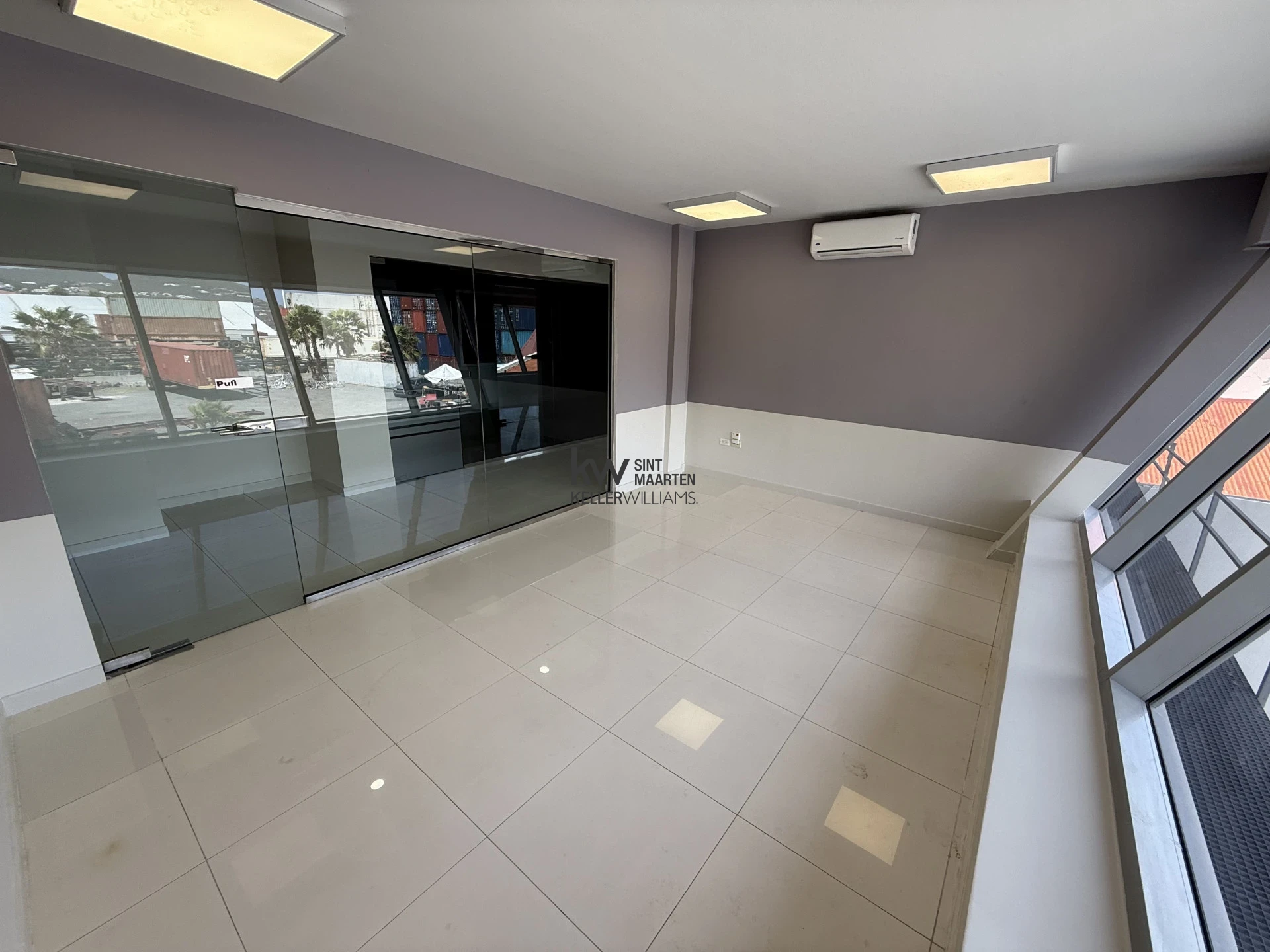 Commercial in Point Blanche