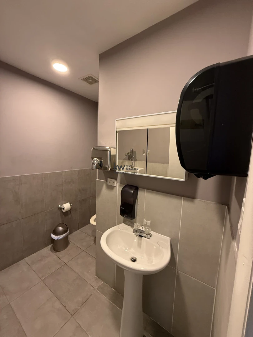 Commercial in Point Blanche