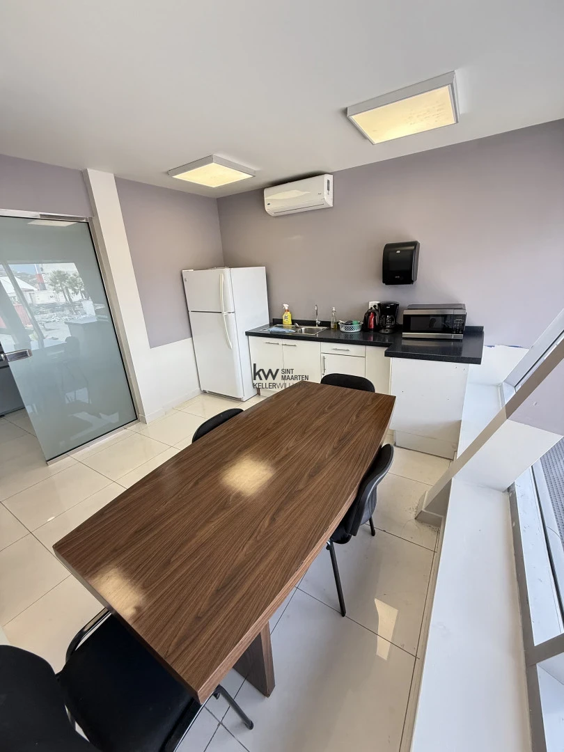 Commercial in Point Blanche