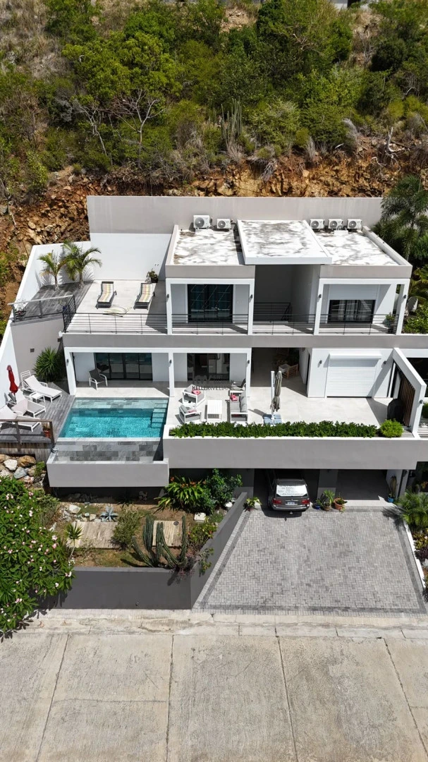 Villa in Red Pond
