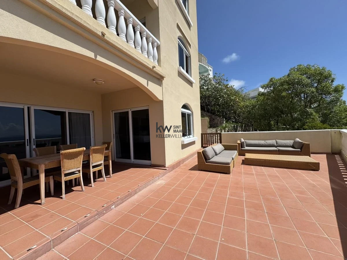 Apartment in Oyster Pond