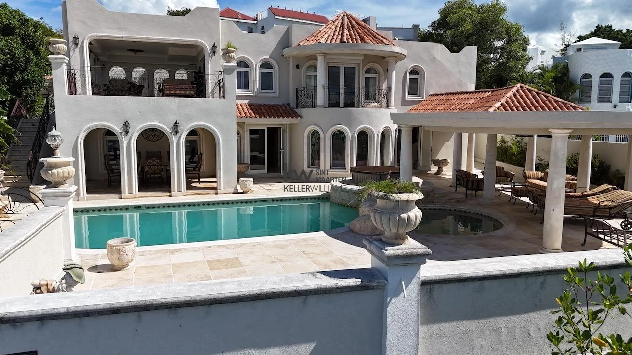 Villa in Point Pirouette