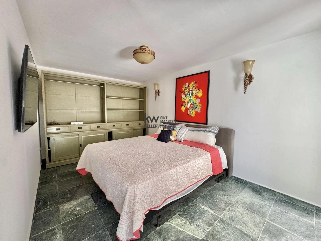 Villa in Point Pirouette
