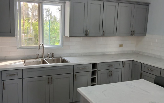 3 bedroom house Cay Hill