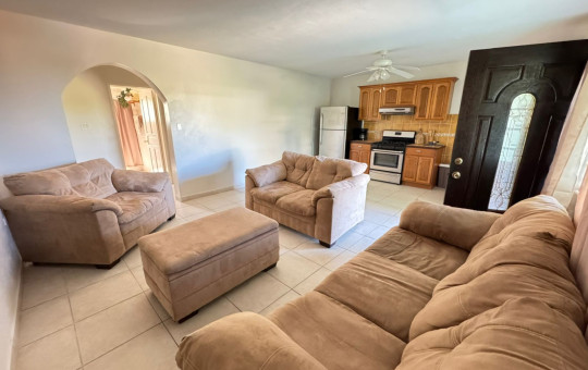 Spacious and cozy 1 bedroom apartment