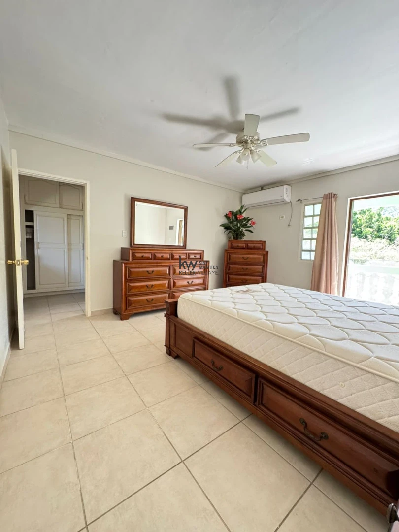 Apartment in Cole Bay