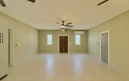 Spacious three bedroom valley estate