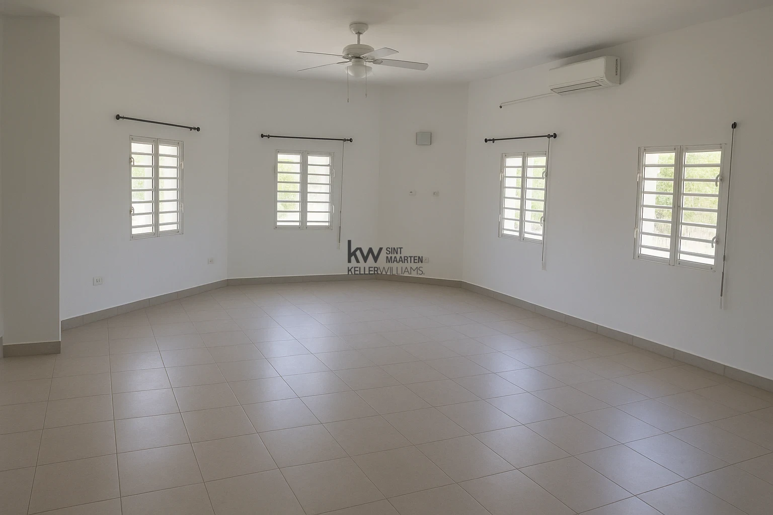 Townhouse in Little Bay