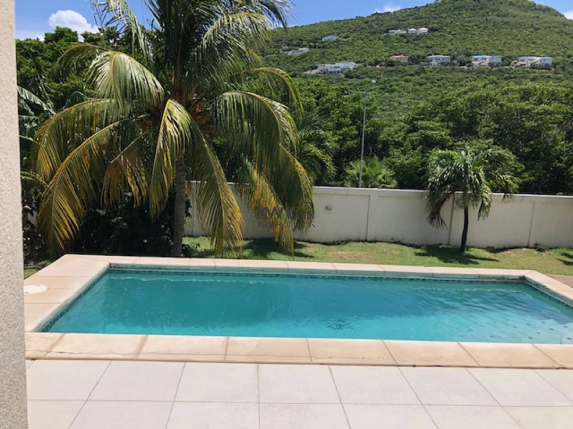 Townhouse in Little Bay
