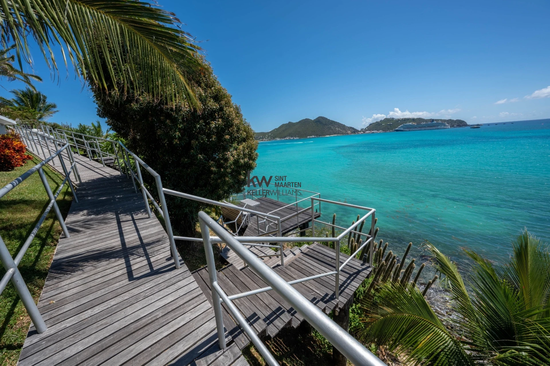 Villa in Little Bay