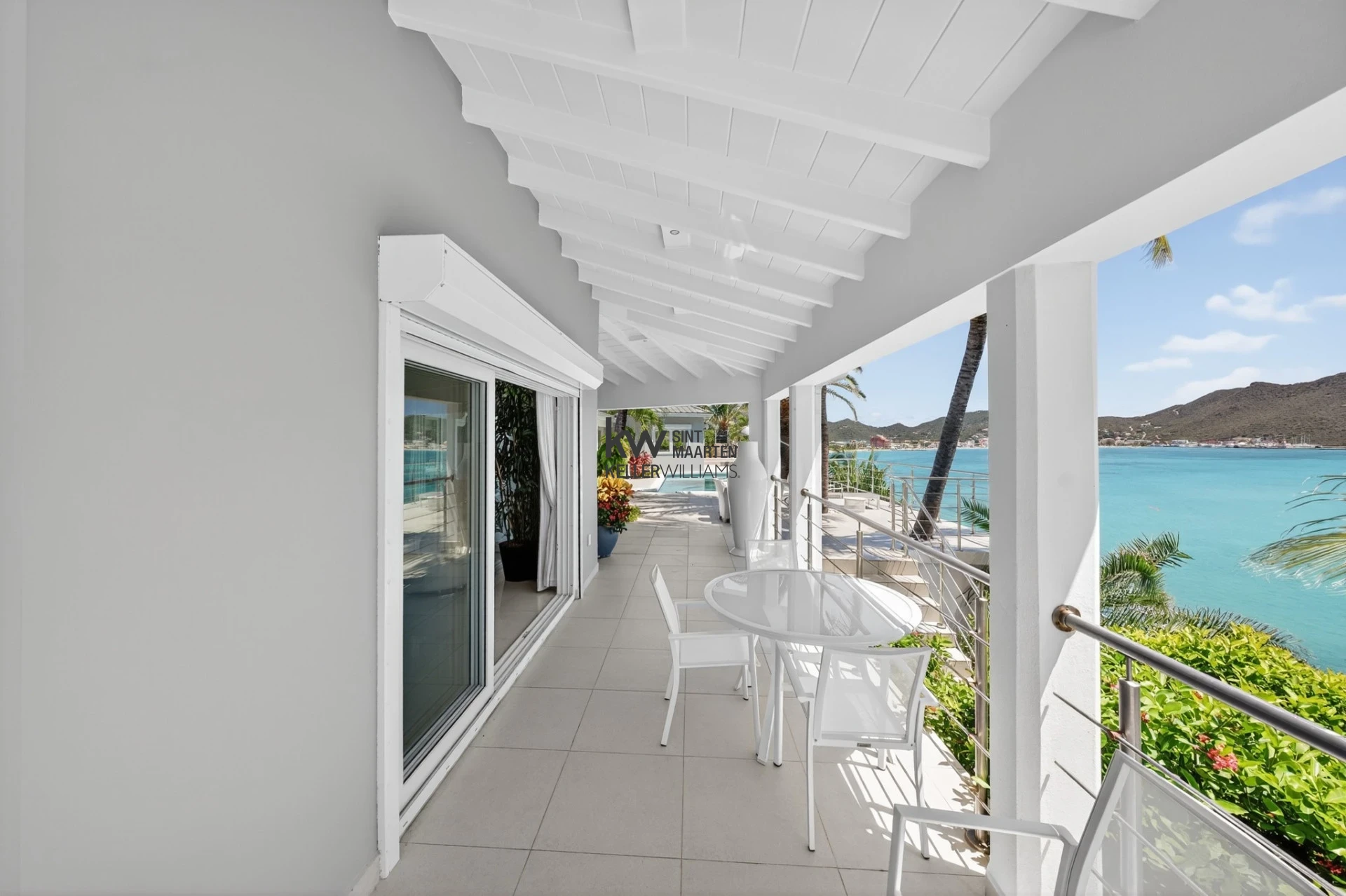 Villa in Little Bay