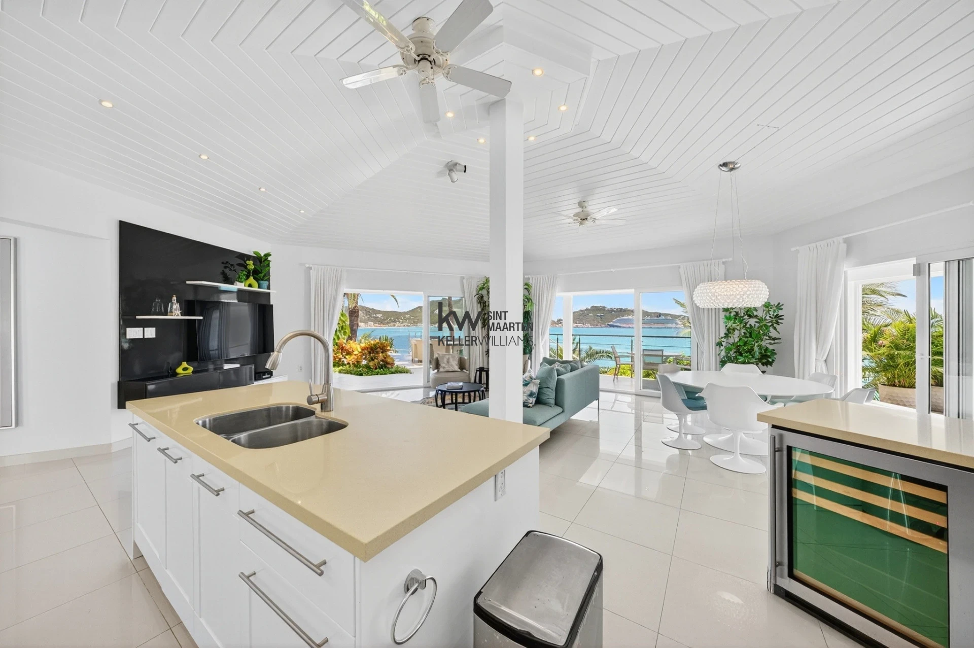 Villa in Little Bay