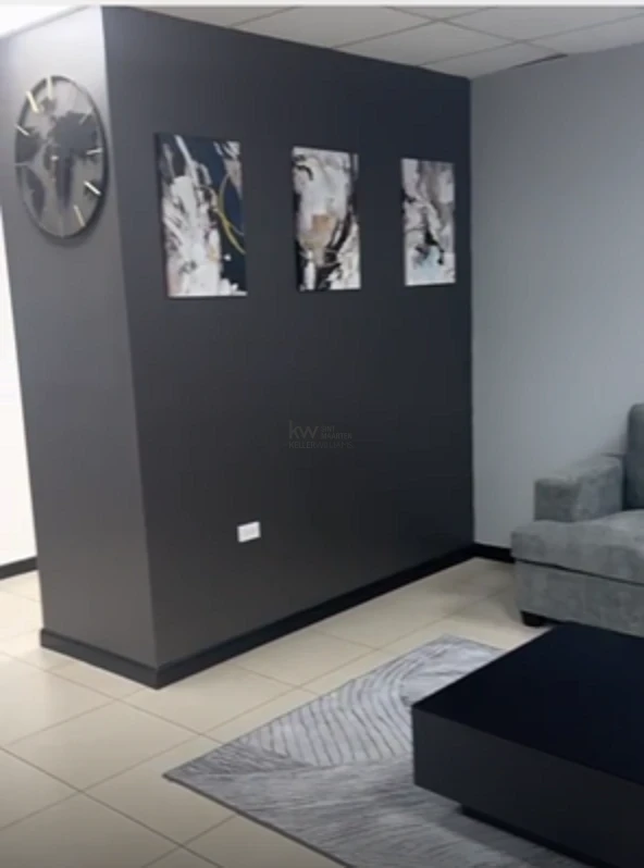 Commercial in Simpson Bay