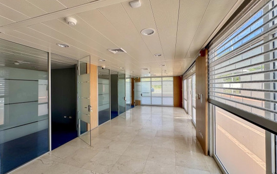 Cole Bay Commercial Building Cole Bay Commercial Building