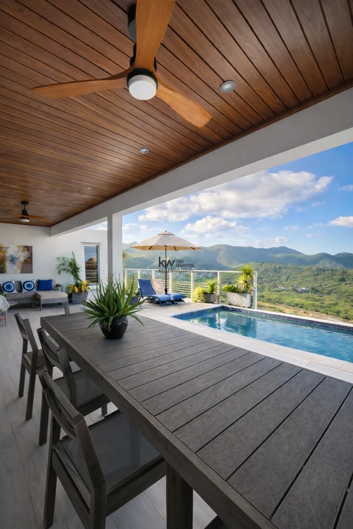Villa in Oyster Pond