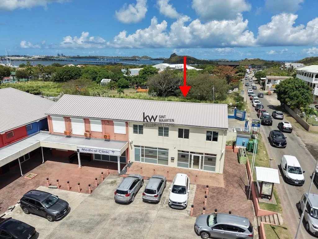 Commercial in Cole Bay