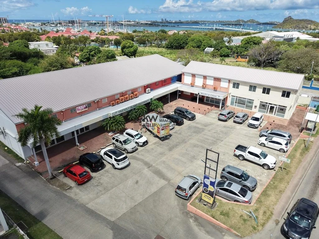 Commercial in Cole Bay
