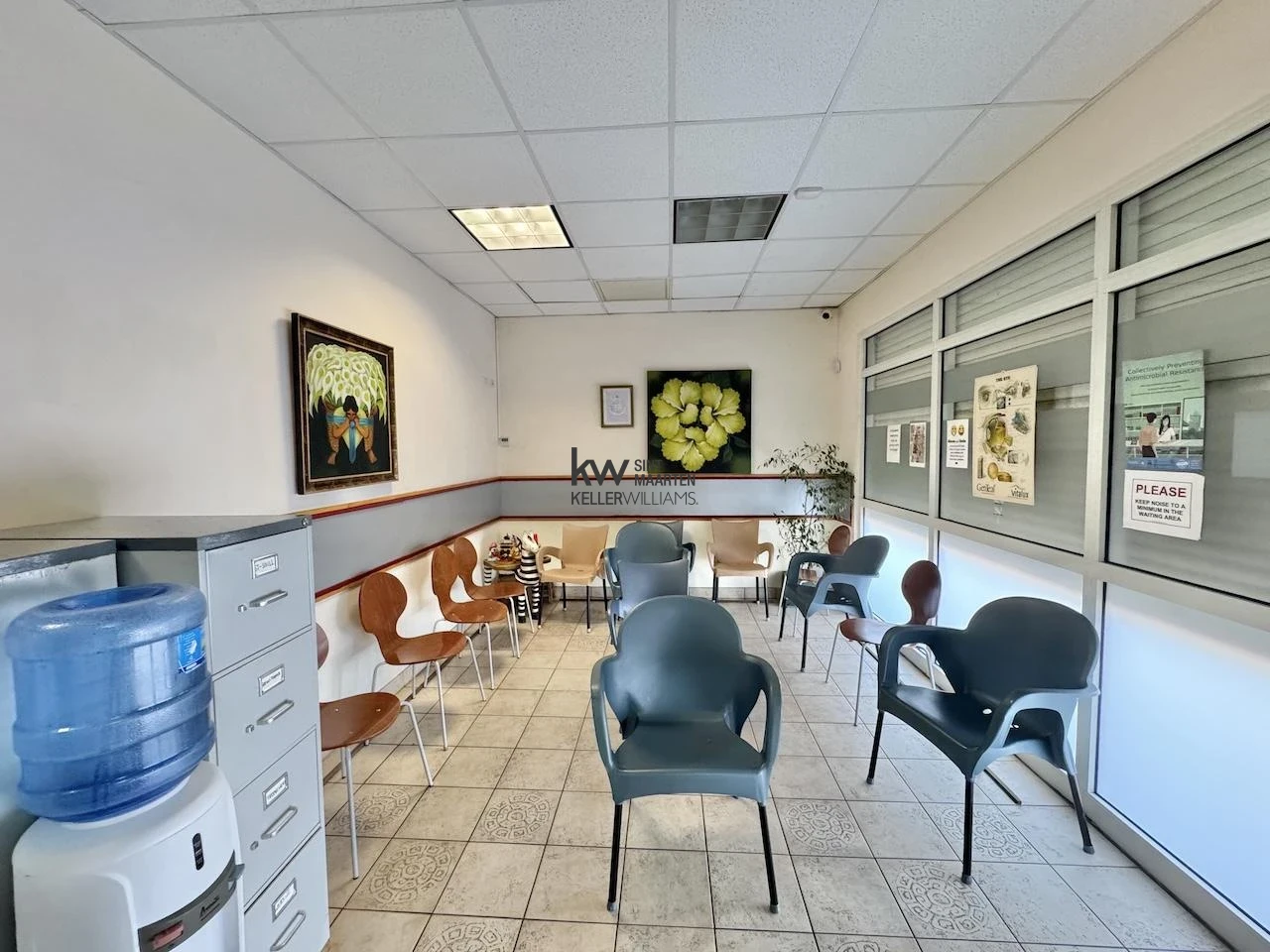 Commercial in Cole Bay