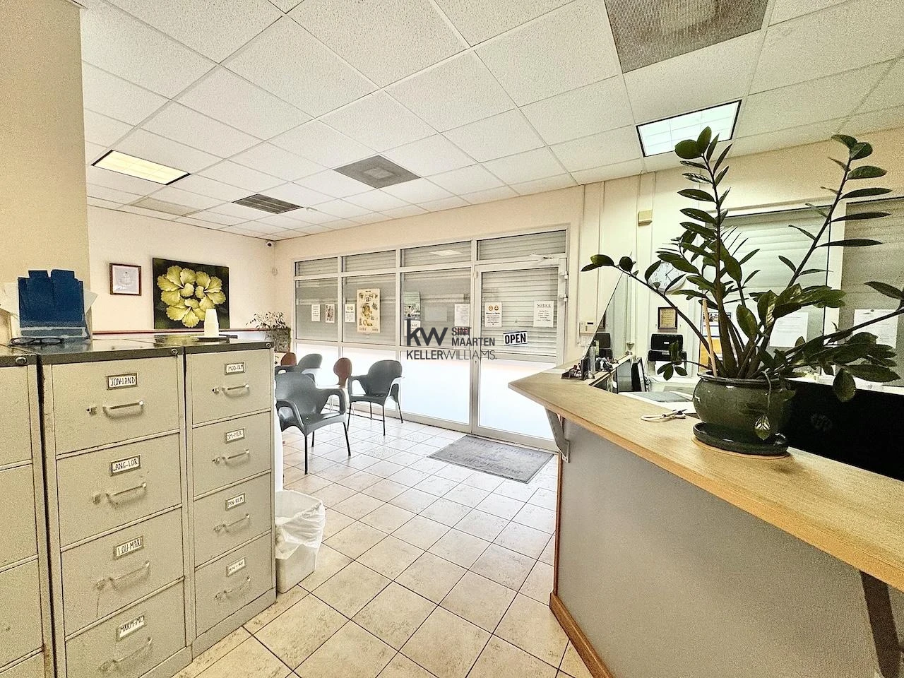 Commercial in Cole Bay