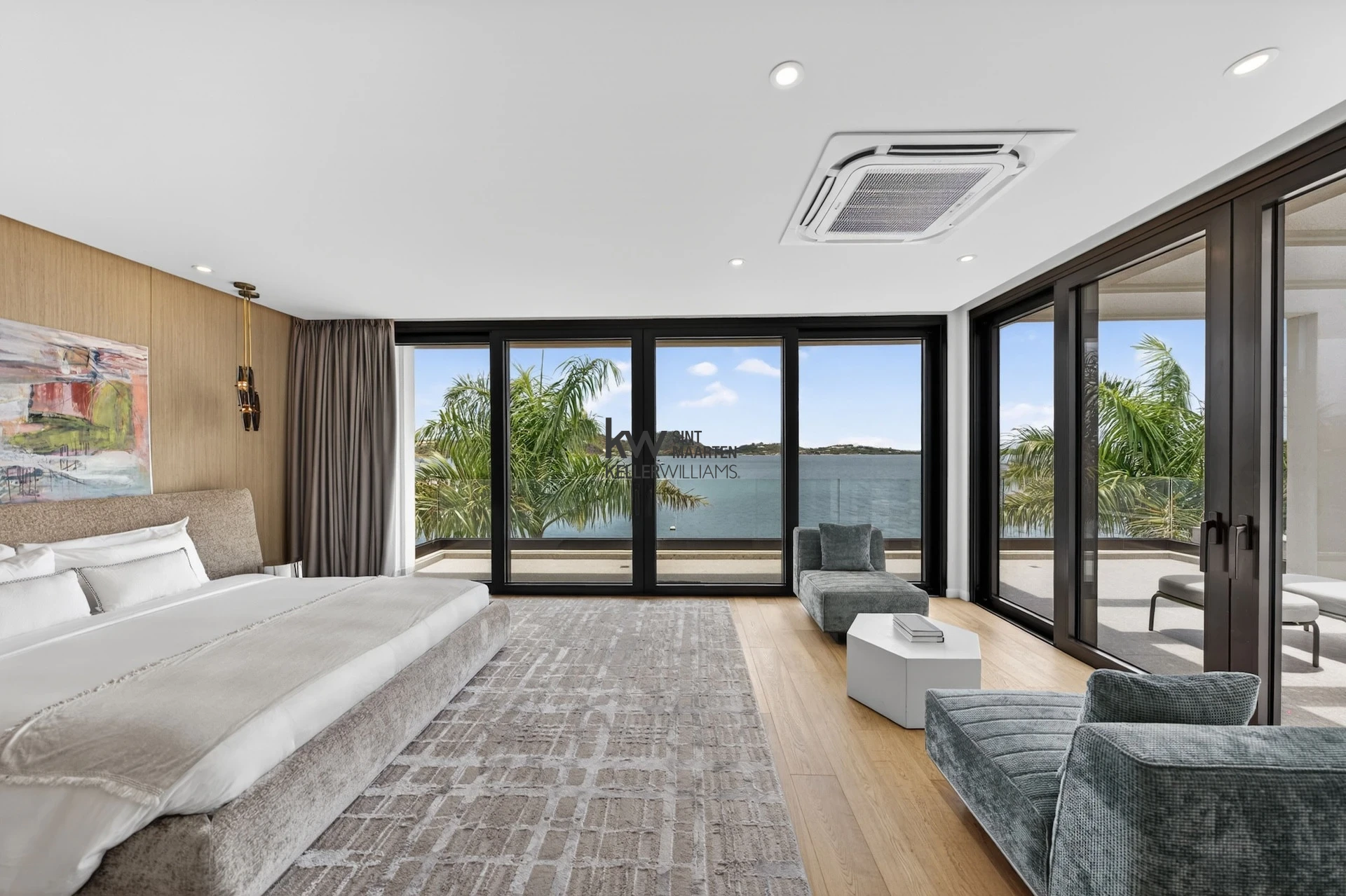 Villa in Point Pirouette