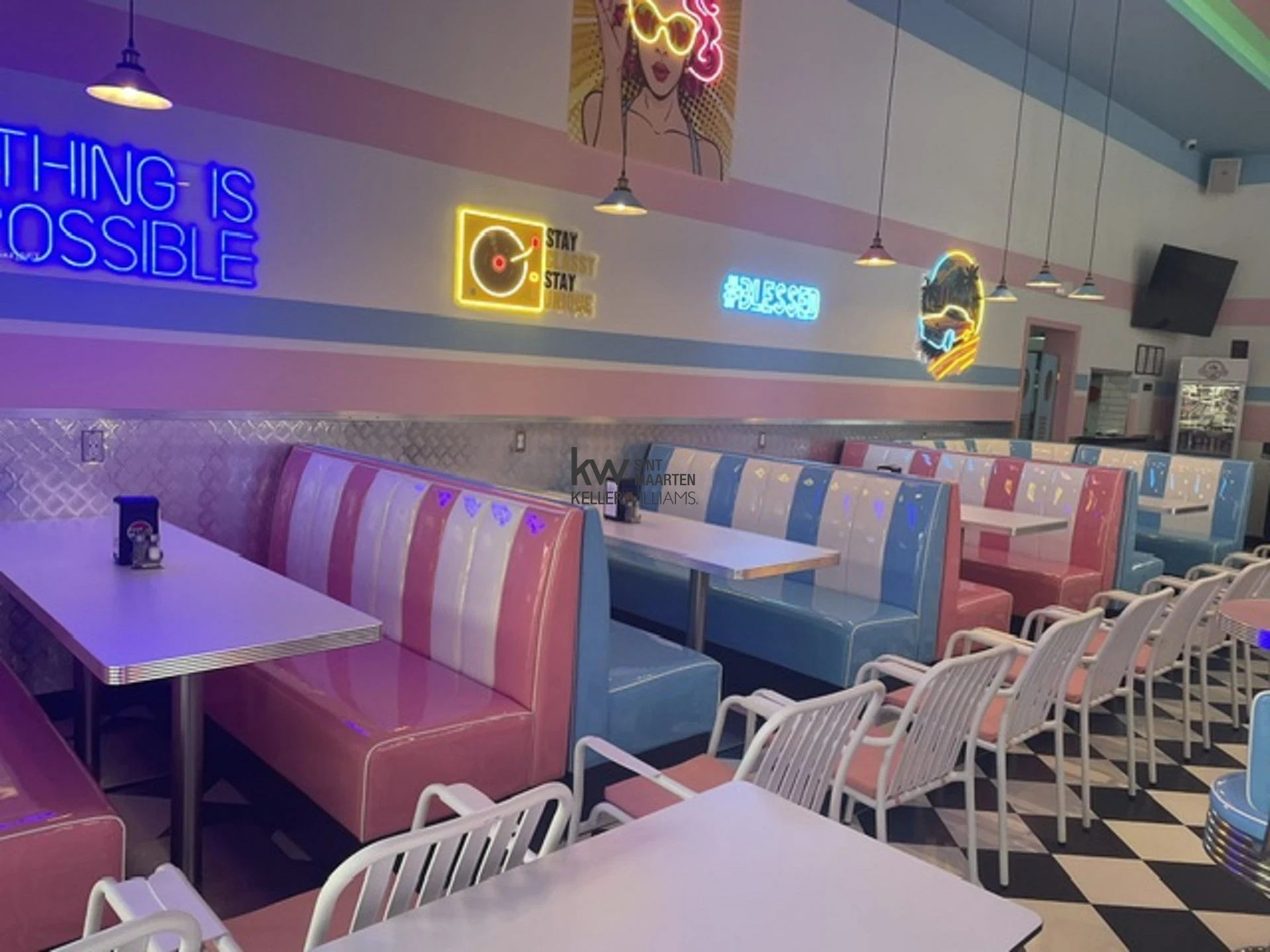 Commercial in Cole Bay