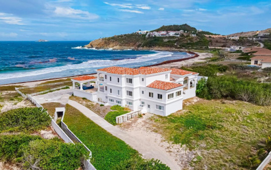 Casa Sunshine – 10-Bedroom Beachfront Luxury Villa in Guana Bay Casa Sunshine – 10-Bedroom Beachfront Luxury Villa in Guana Bay