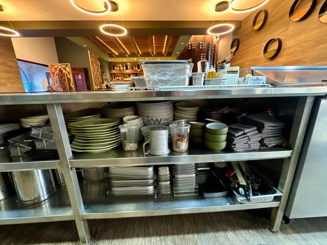 Commercial in Simpson Bay