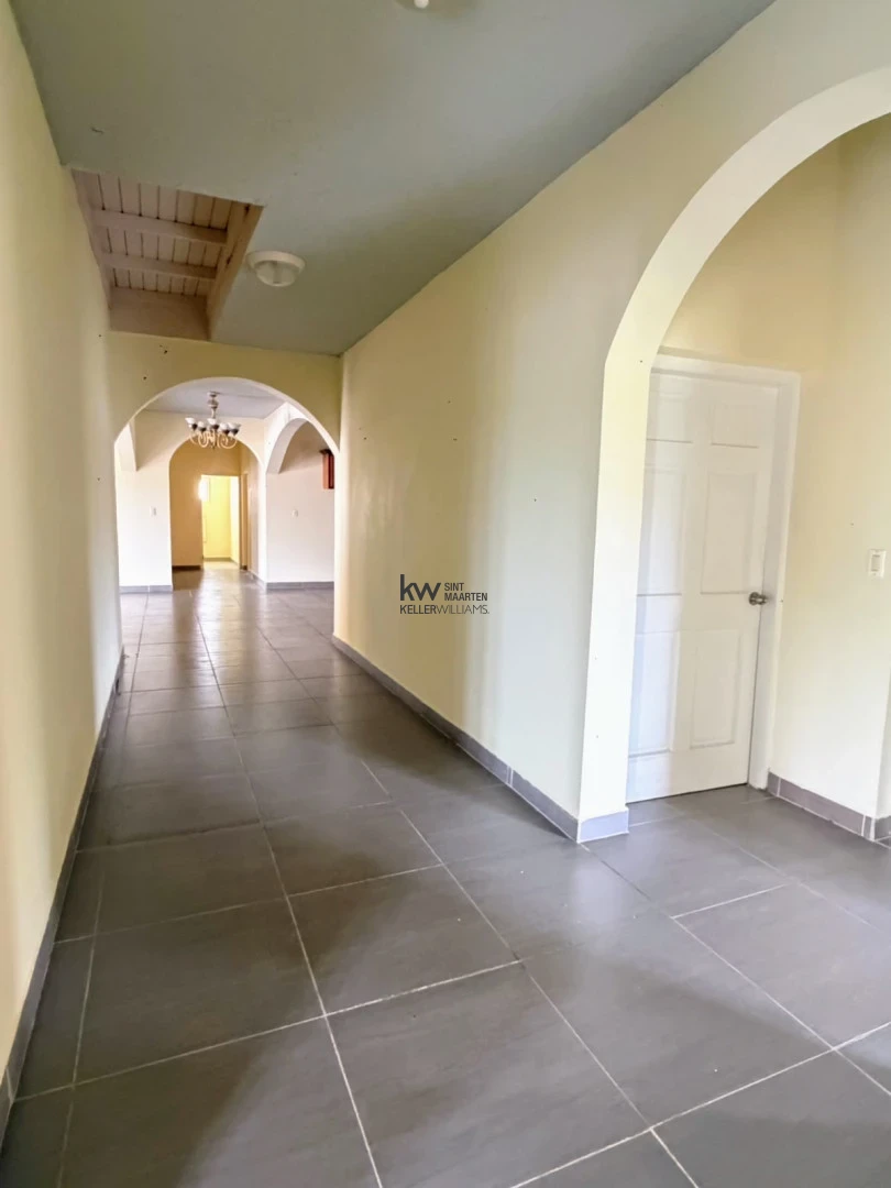 Apartment in Oyster Pond