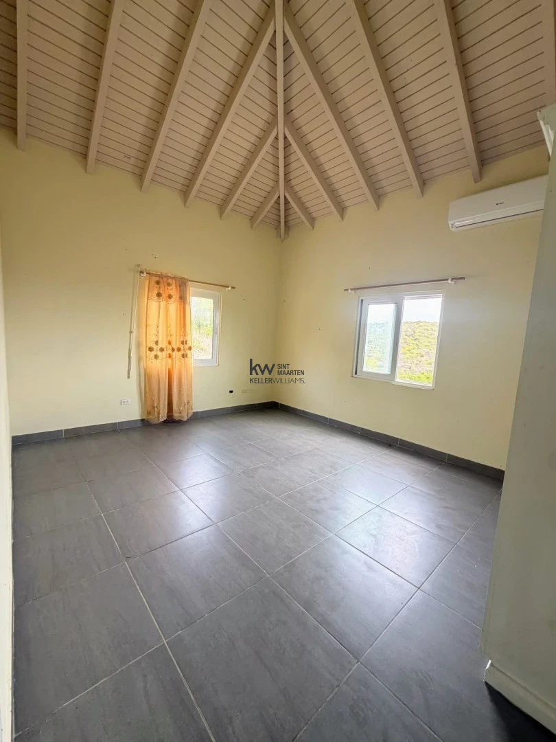 Apartment in Oyster Pond