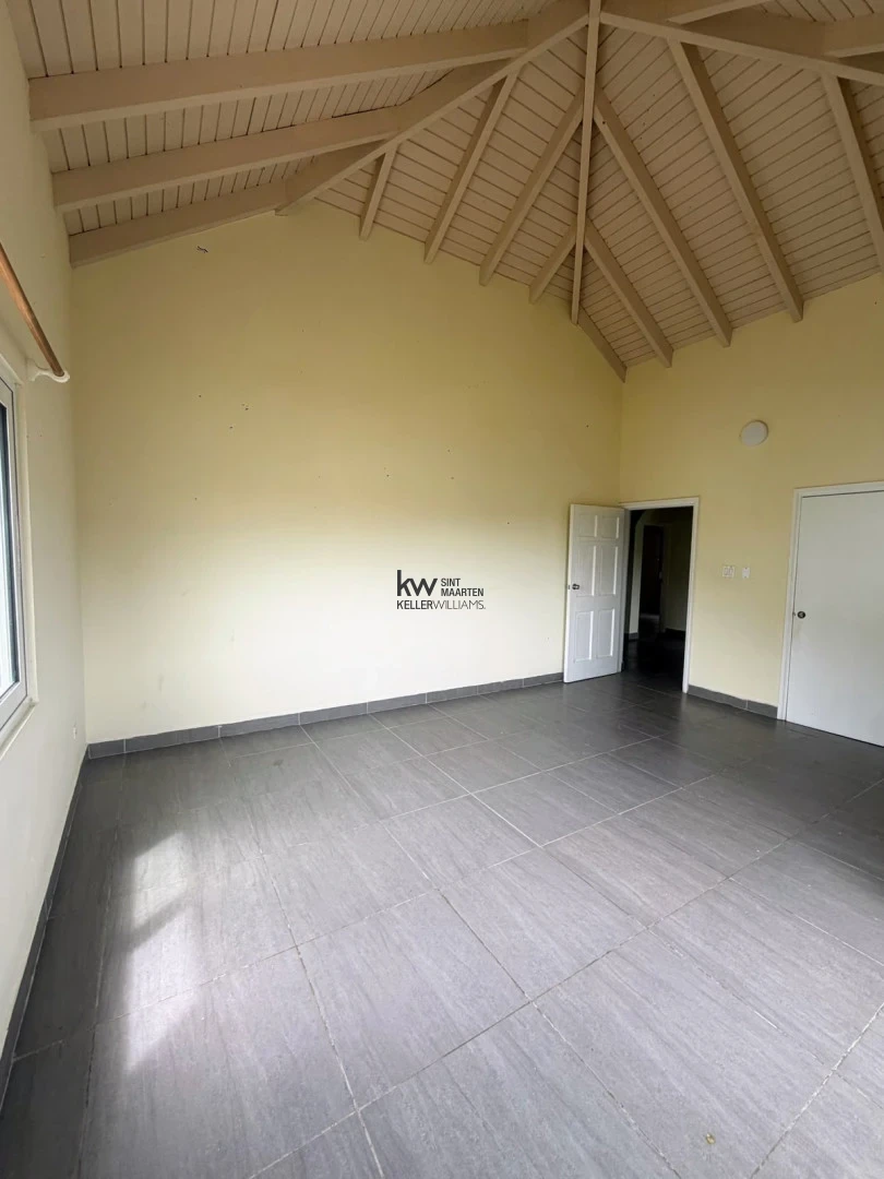 Apartment in Oyster Pond