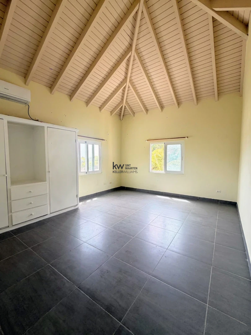 Apartment in Oyster Pond