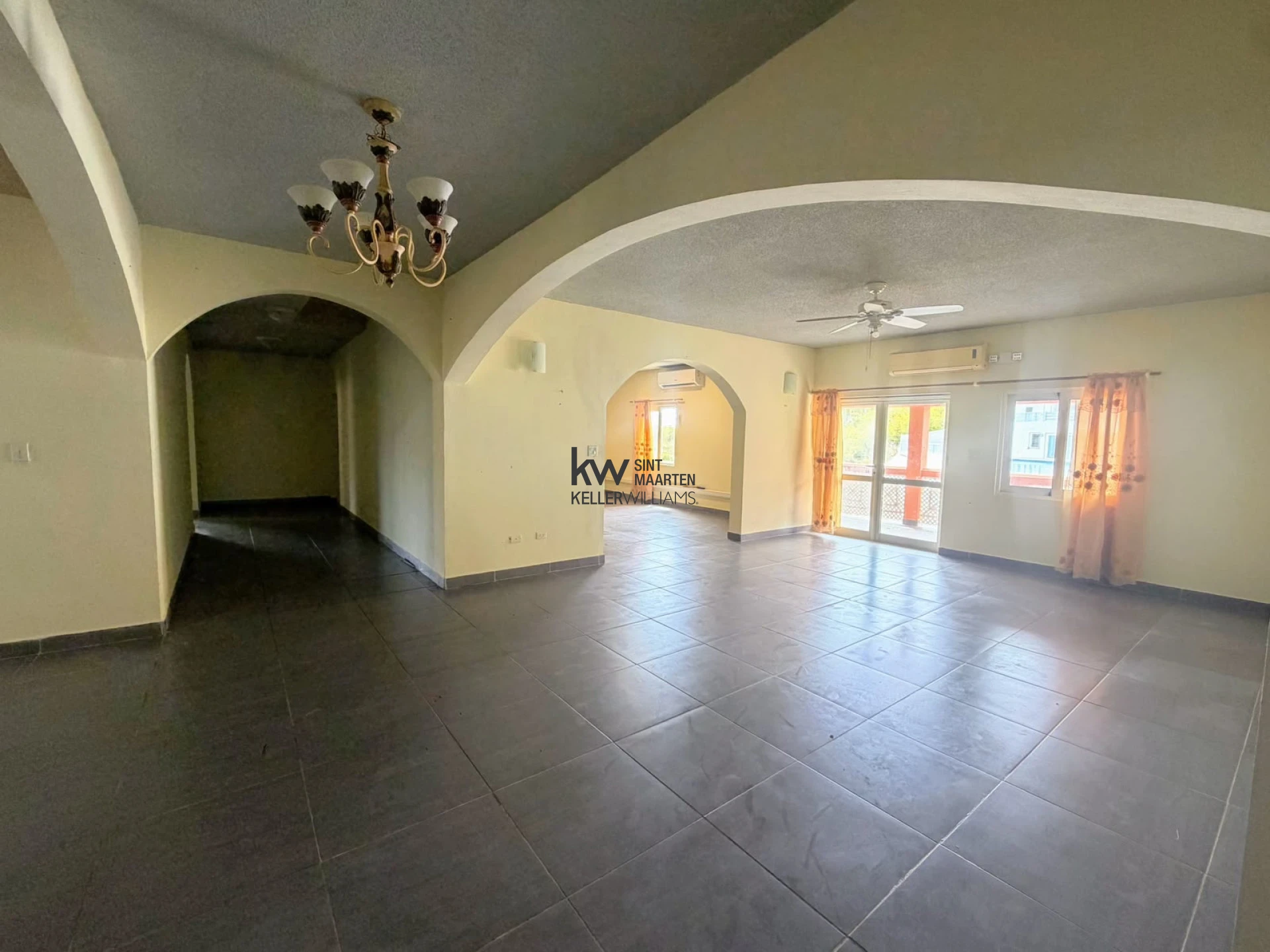 Apartment in Oyster Pond