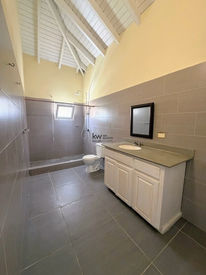 Apartment in Oyster Pond