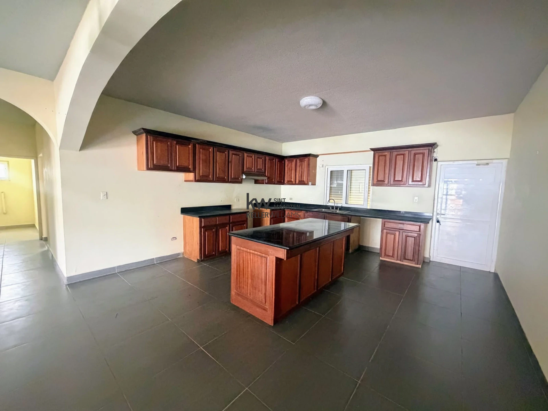 Apartment in Oyster Pond