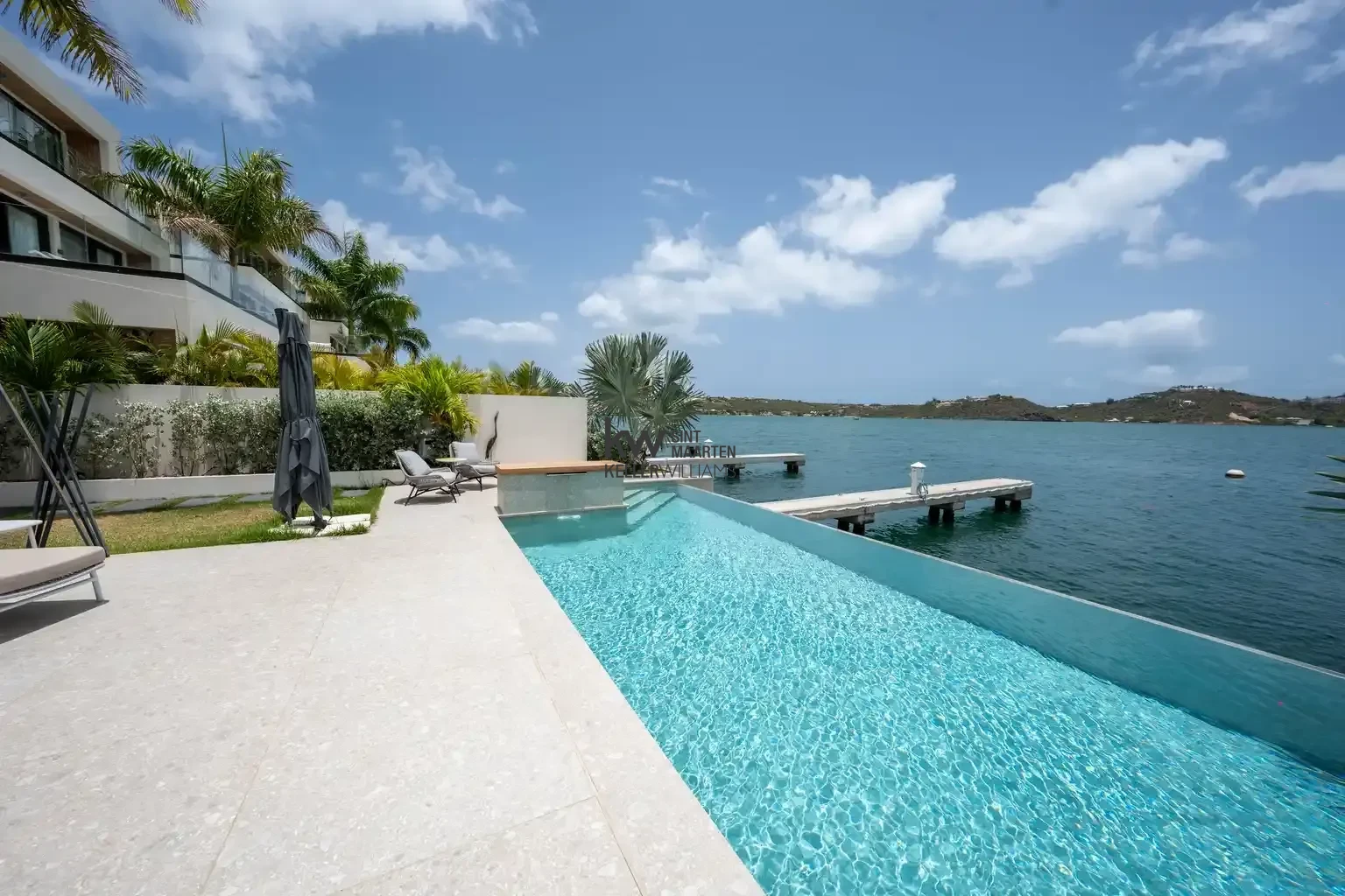 Villa in Point Pirouette